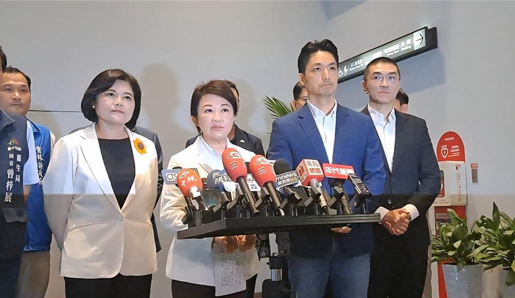 “卢蒋姐弟”的协作细节公开‌
郑照新和殷玮在7月20日同步对外披露，卢秀燕与蒋万