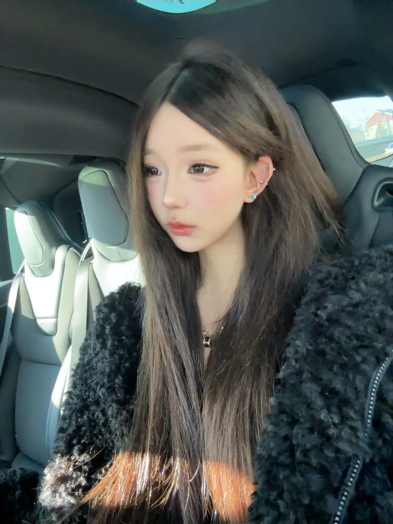 ^_   ̫  _ ̥`