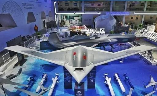 这是中国空军历史上第一次拥有可打击美国本土纵深2000公里的战略轰炸机，“组织机