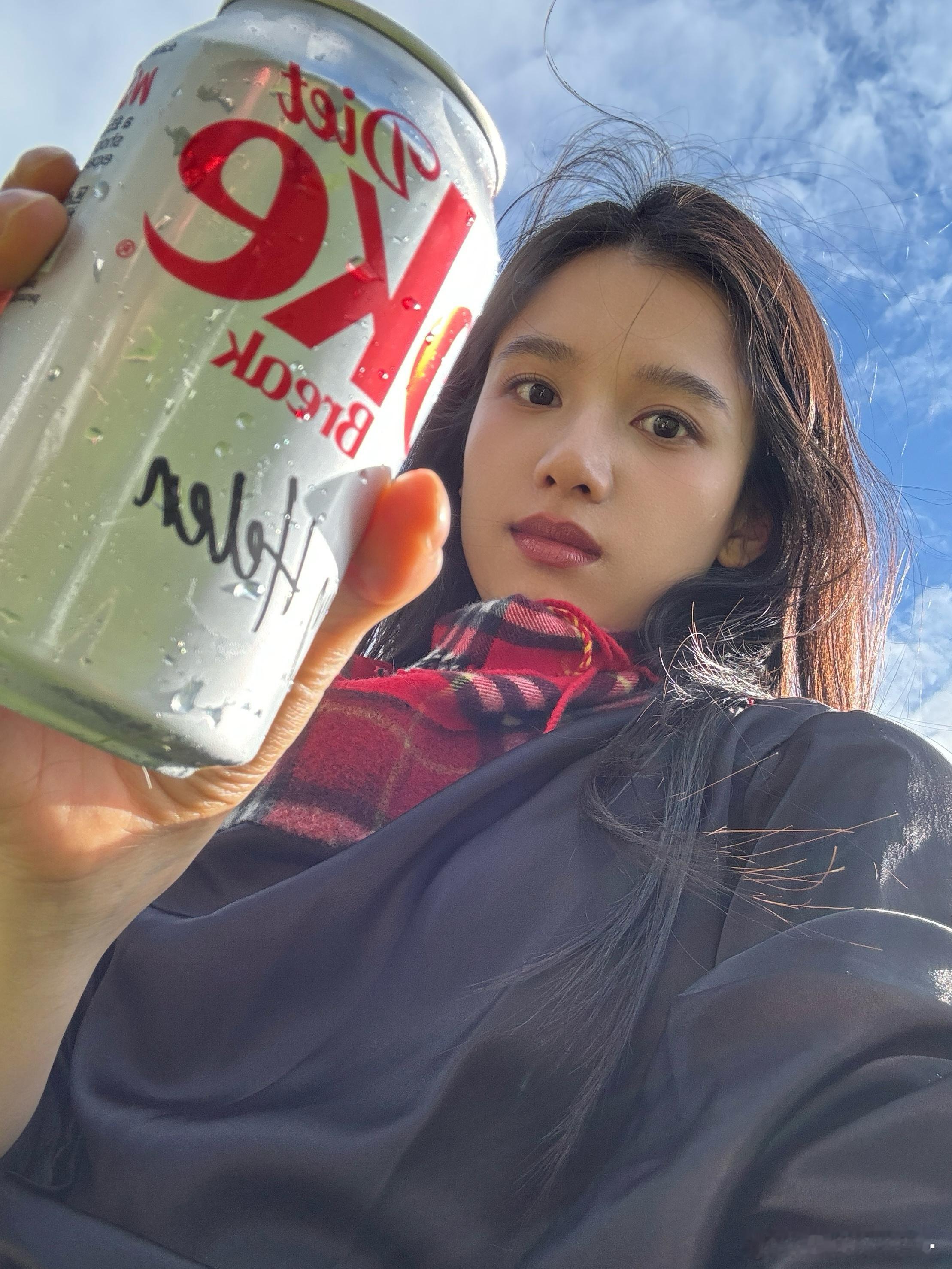张婧仪/ 