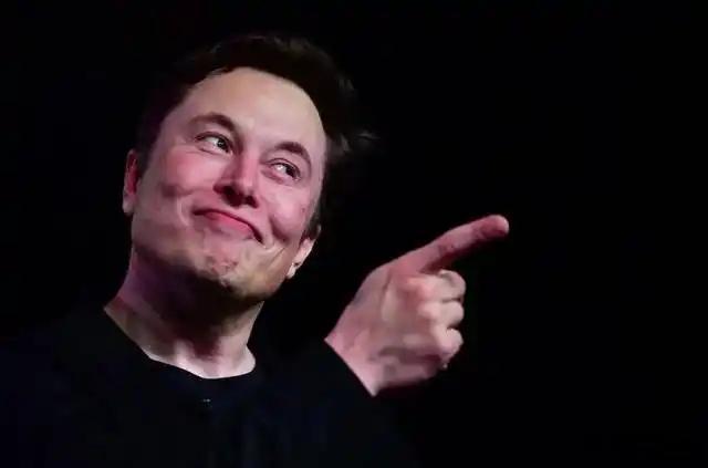 马斯克成为人类首位万亿富翁SpaceX上市后，马斯克个人净资产会突破1.1万亿美