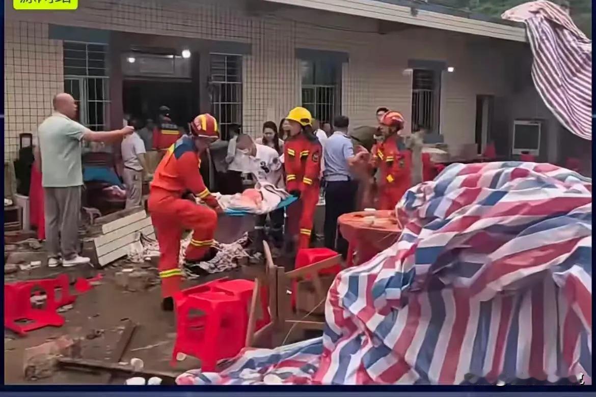 万万没想到，一场高兴，开心的升学宴变成了悲剧，

也搞不懂为什么不去酒店

可能