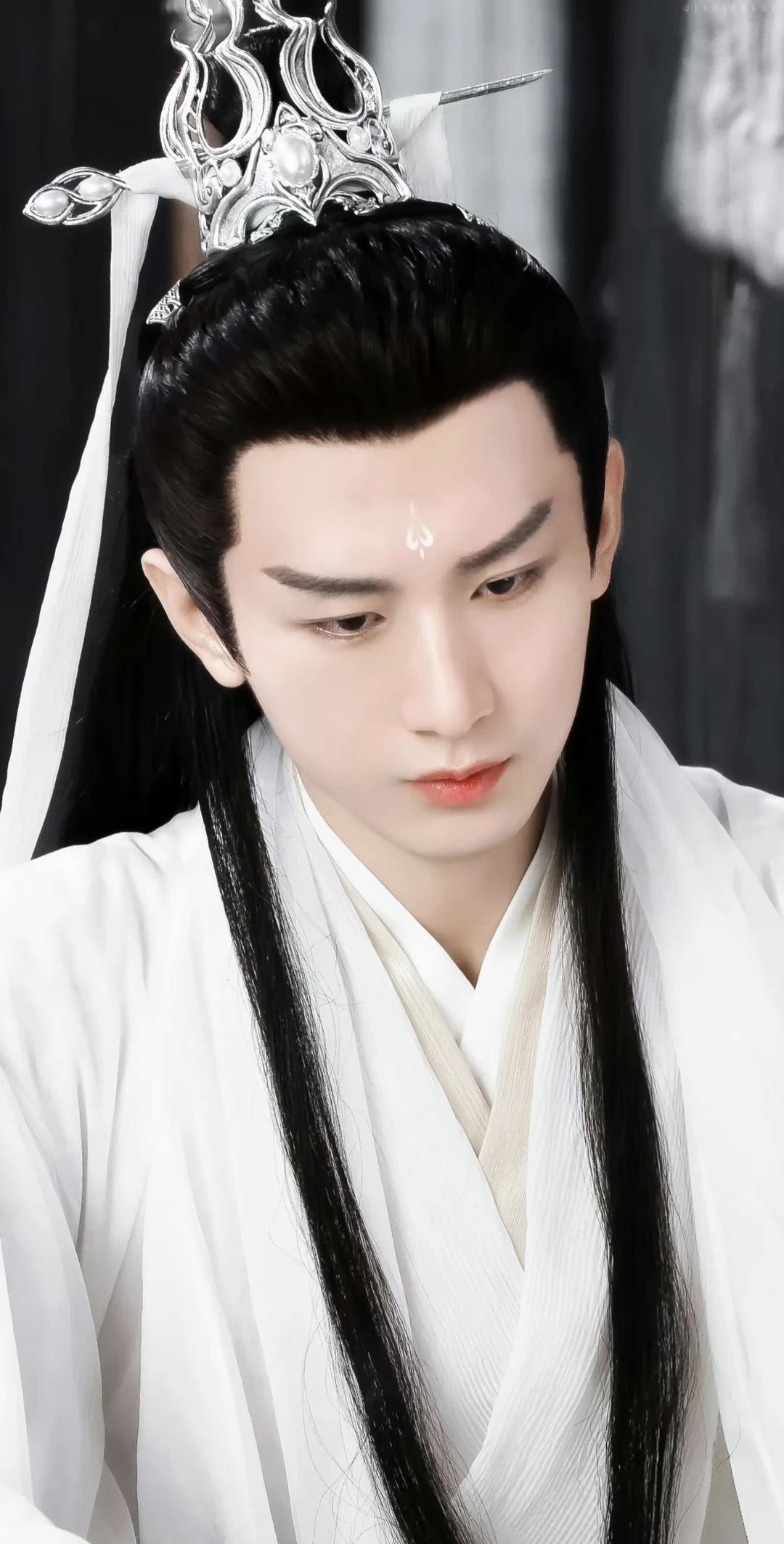 白月光级别的东极青离应渊帝君
始终坚定的选择应渊君，我那为救三界牺牲的老神仙。老