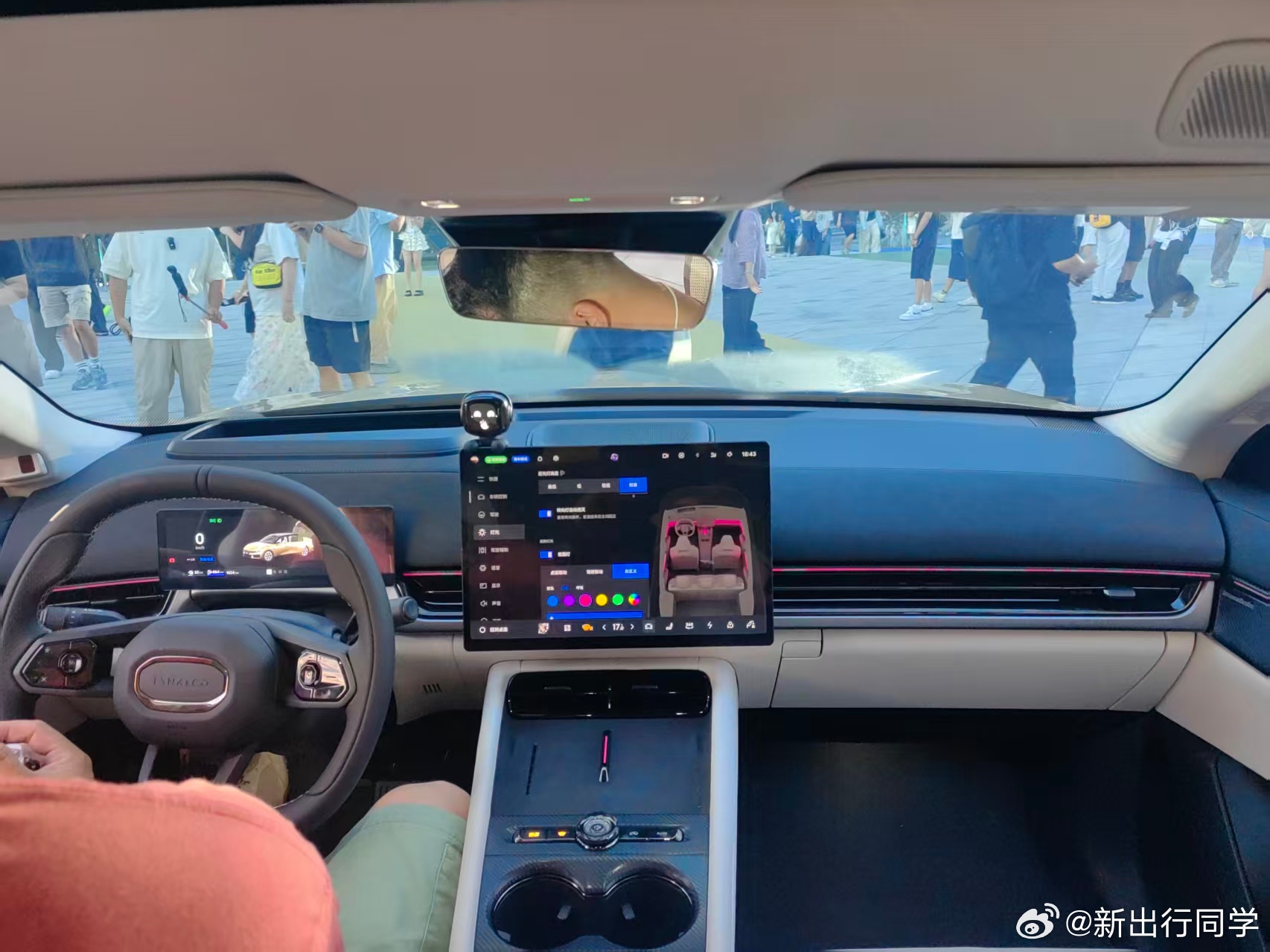 领克07 GT的发布会现场直击，大家感受怎么样？年轻、活力、动感都有的吧领克07