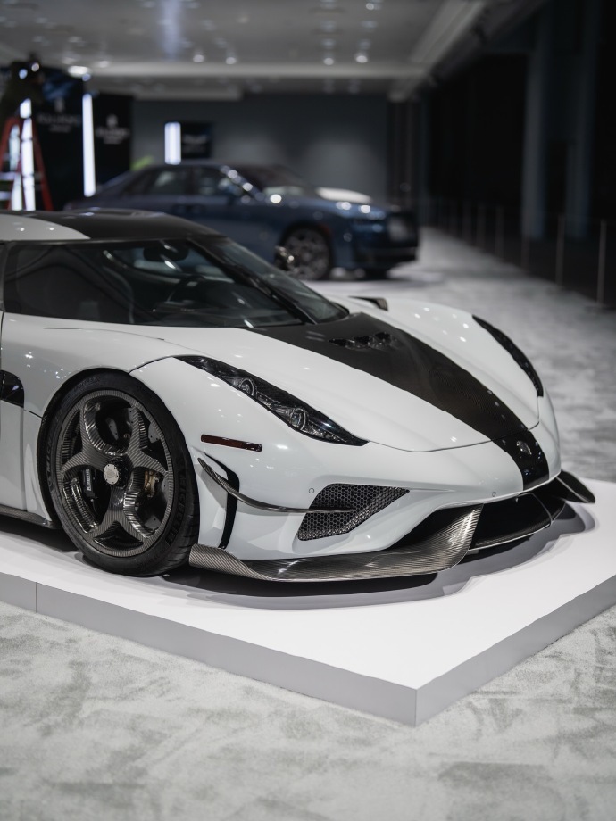 一款拥有突破性工程设计和卓越性能的汽车：科尼赛克 Regera。其设计初衷是作为