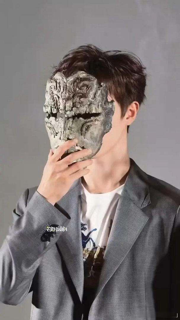 李昀锐这个摘面具什么水平？ 