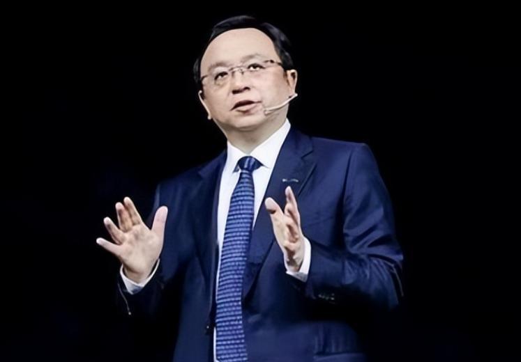 王传福有如今的成就，离不开生命中的四个贵人，老婆李柯，哥哥王传方和嫂子，还有表哥