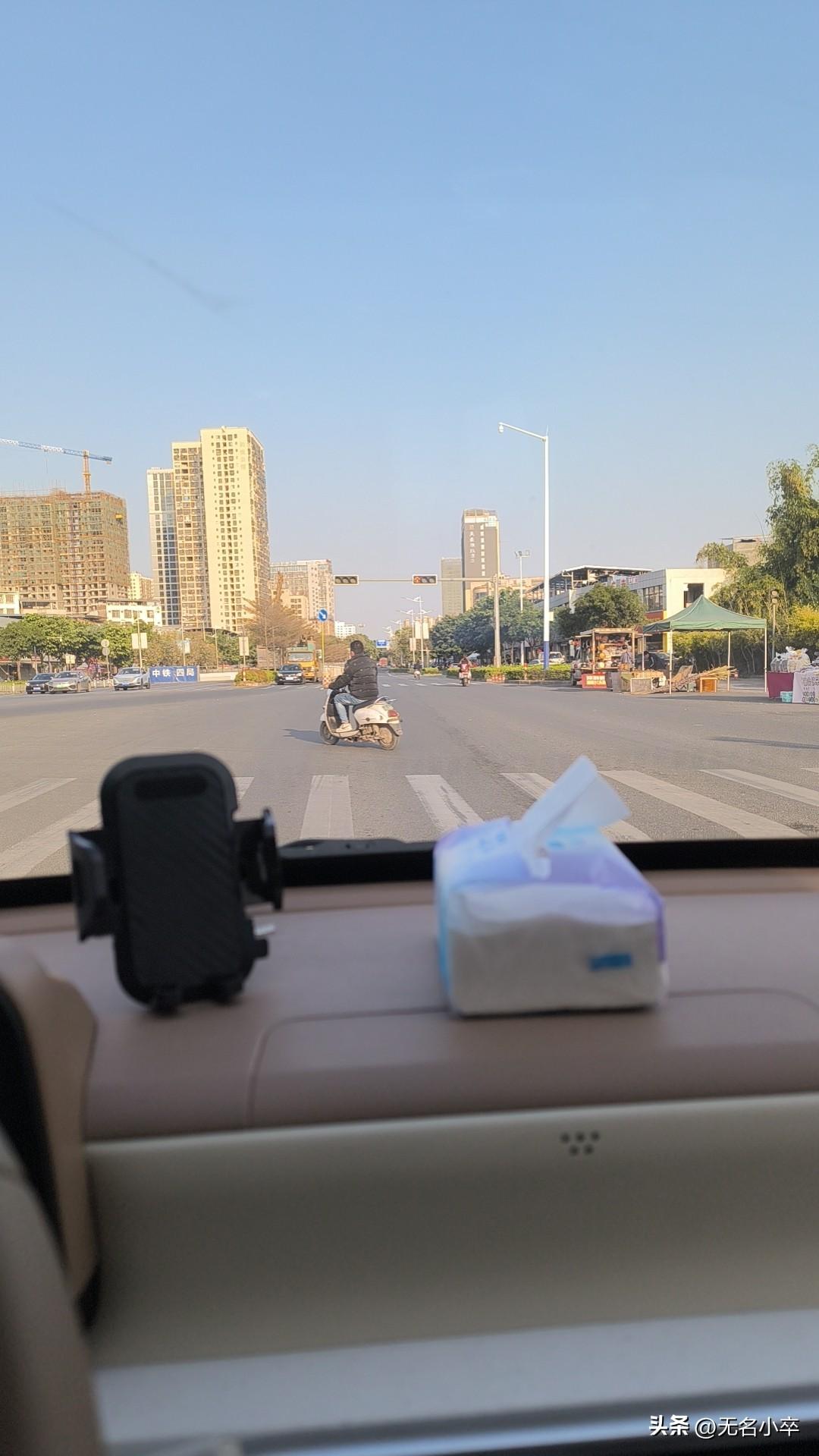 问大家一个问题，你们觉得是去景区旅游重要，还是路上的风景重要？可能大多数人都会觉