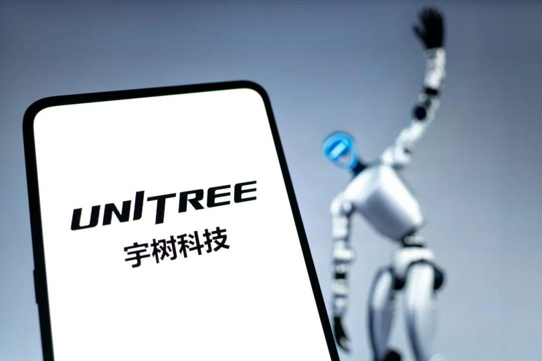 宇树科技招股书里，2025年的数据有点惊人。营收17亿，同比增长335%；扣非净