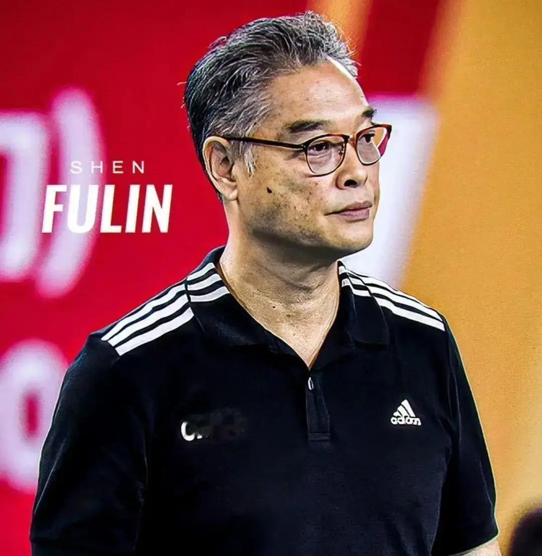 为何郎平没有为女排世联赛球队颁奖？沈富麟为男排世联赛球队颁奖了！女排这次去了惠若