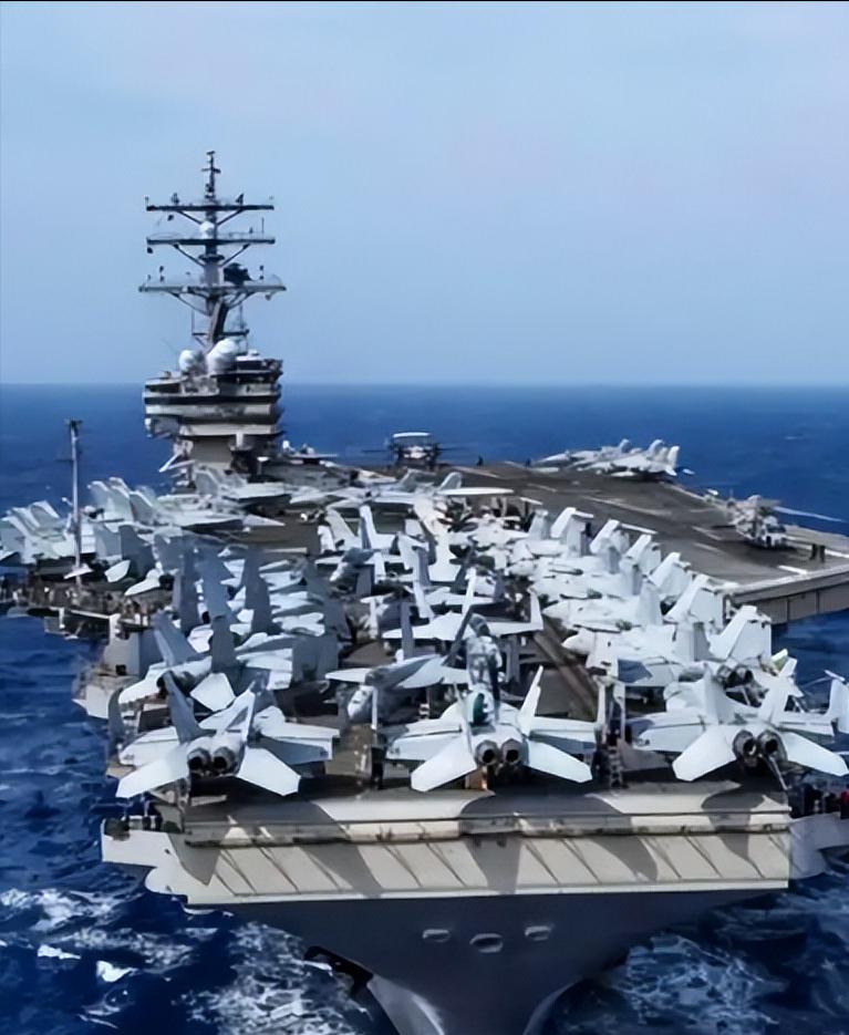 世界上最安全的两个国家，一个谁也打不过，一个谁也不敢打。世界纷纷扰扰，但有两个国