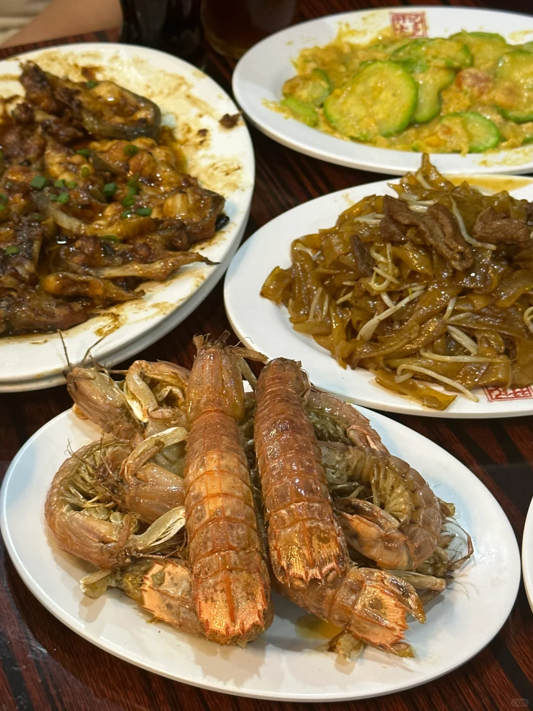 广州老城区的穷穷屋！！快去吃。。。。