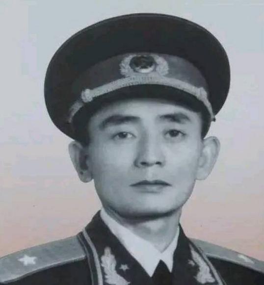 铁面将军朱绍清：拒为外甥走后门，三条家规育后人

1972 年，福州军区第一副司