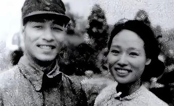 1941年，突击队长吴志勤在与日军激战中，不幸中弹腿受重伤，女护士陈冰把他带到寺