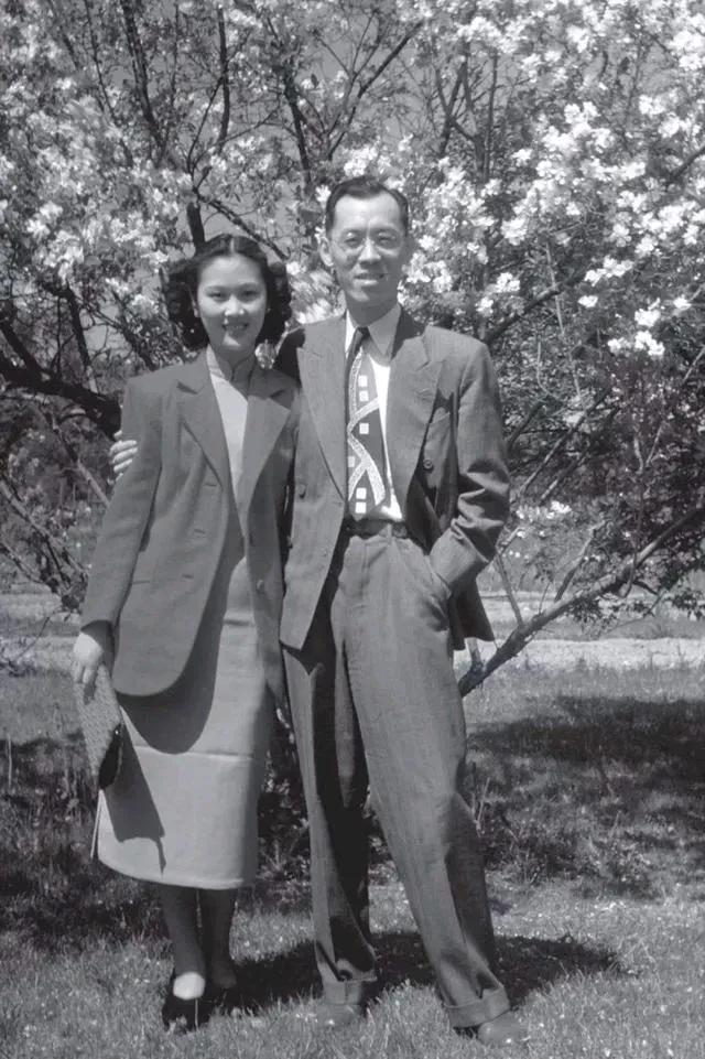 那天，张幼仪寻问儿子：“想找什么样的媳妇？”儿子徐积锴回答说：“只要漂亮就行！”