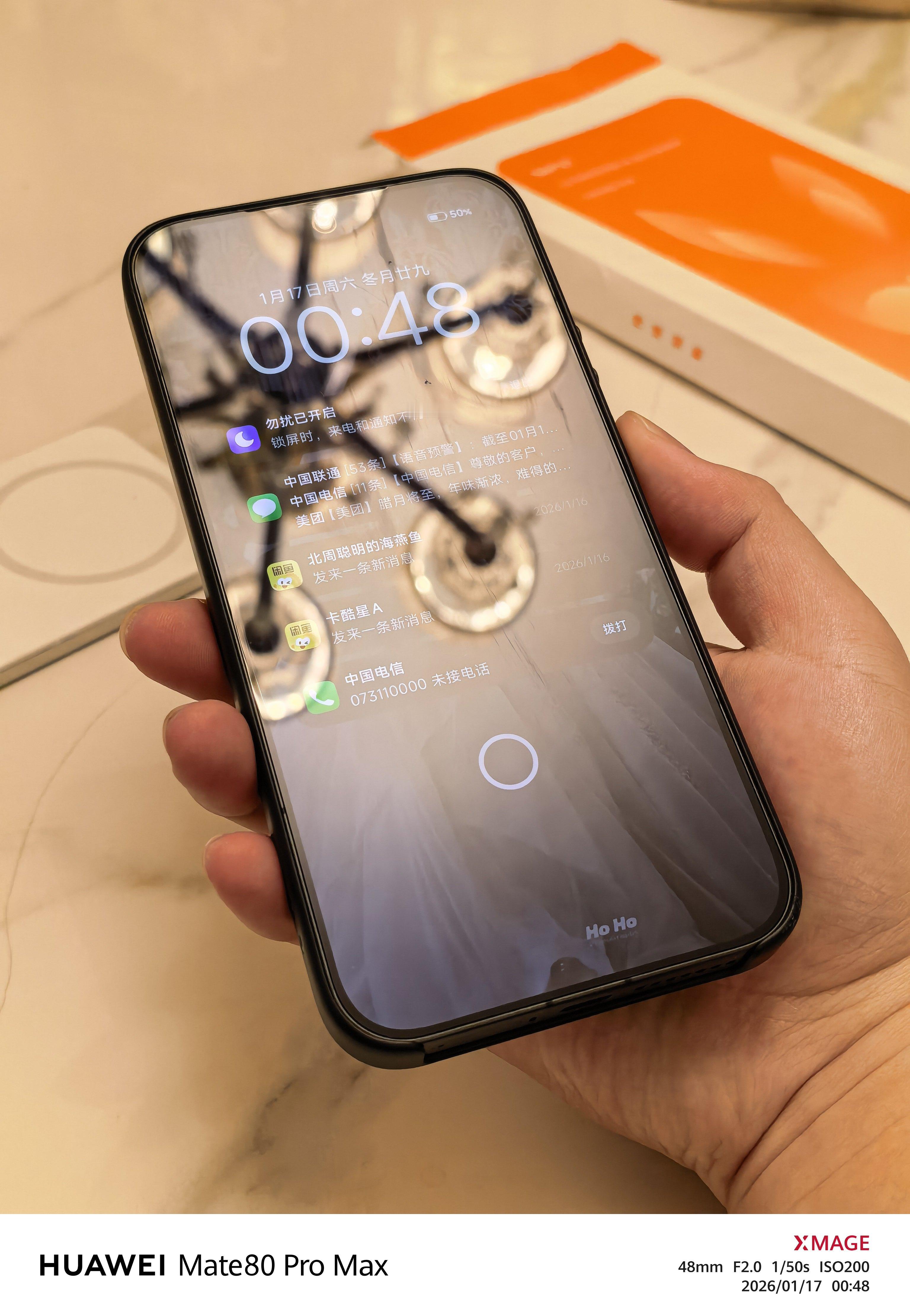 我就好奇一个问题iPhone旗舰标配了AR涂层反倒是对标iPhone的华为和小米