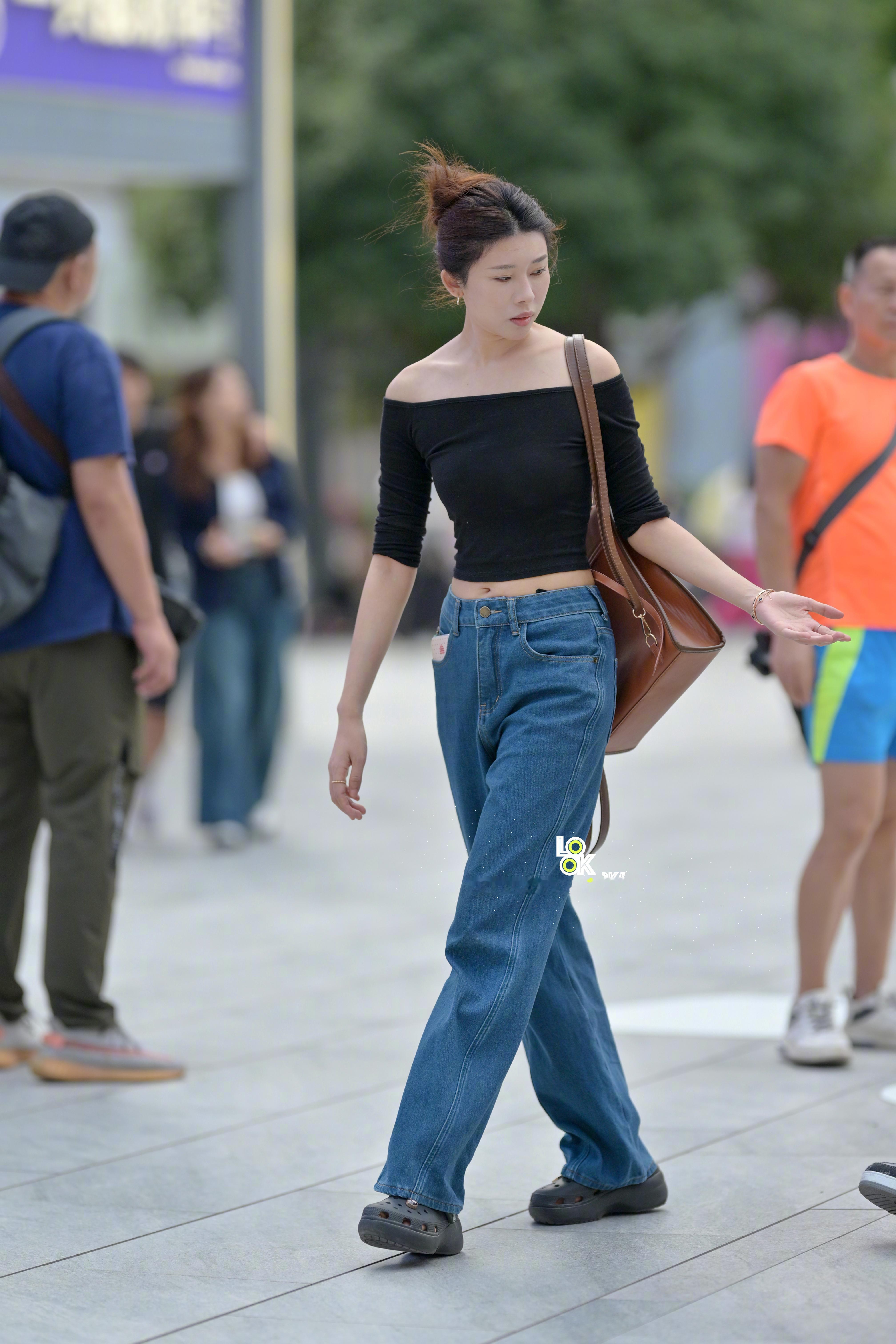 下午三点你们忙啥呢？ ​​​