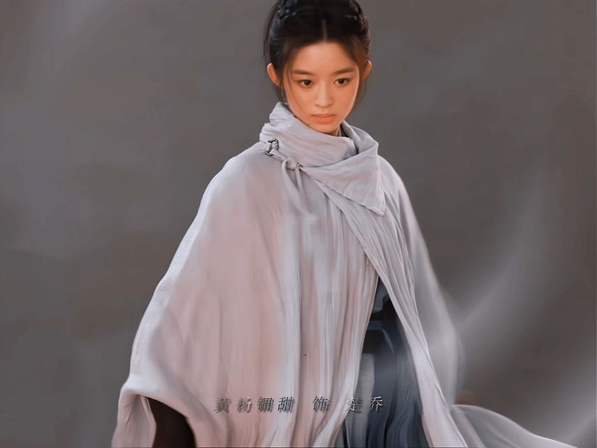 黄杨钿甜2026首部女主剧黄杨钿甜两分钟18套造型 18套造型不是重点，18种眼