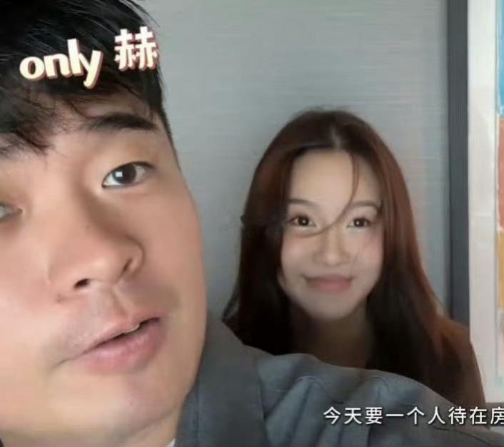 陈赫老婆终于不藏着了，在视频中露脸，长得还蛮可爱的 