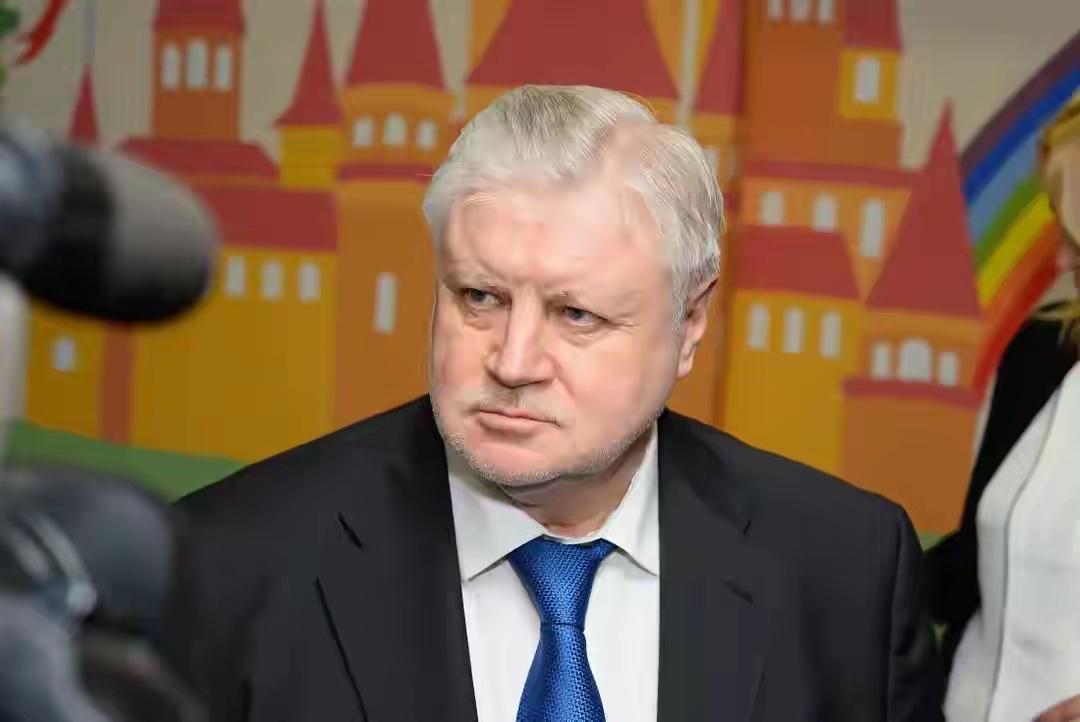 英深度介入俄乌冲突，俄议员喊话导弹还击，三战警报拉响？

英国向乌克兰提供远程无