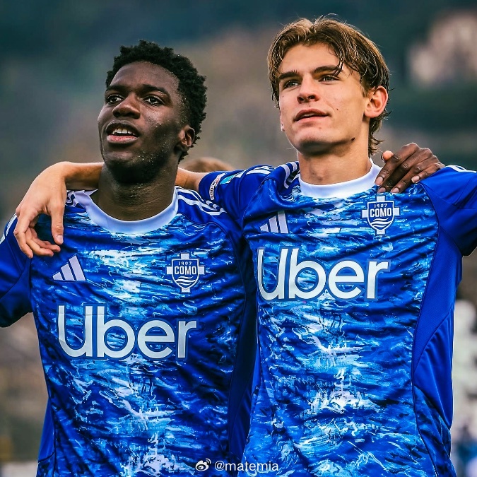 🇮🇹🗣️弗朗切斯科·托蒂：“科莫是一支令人眼前一亮的球队，他们踢得最好！我