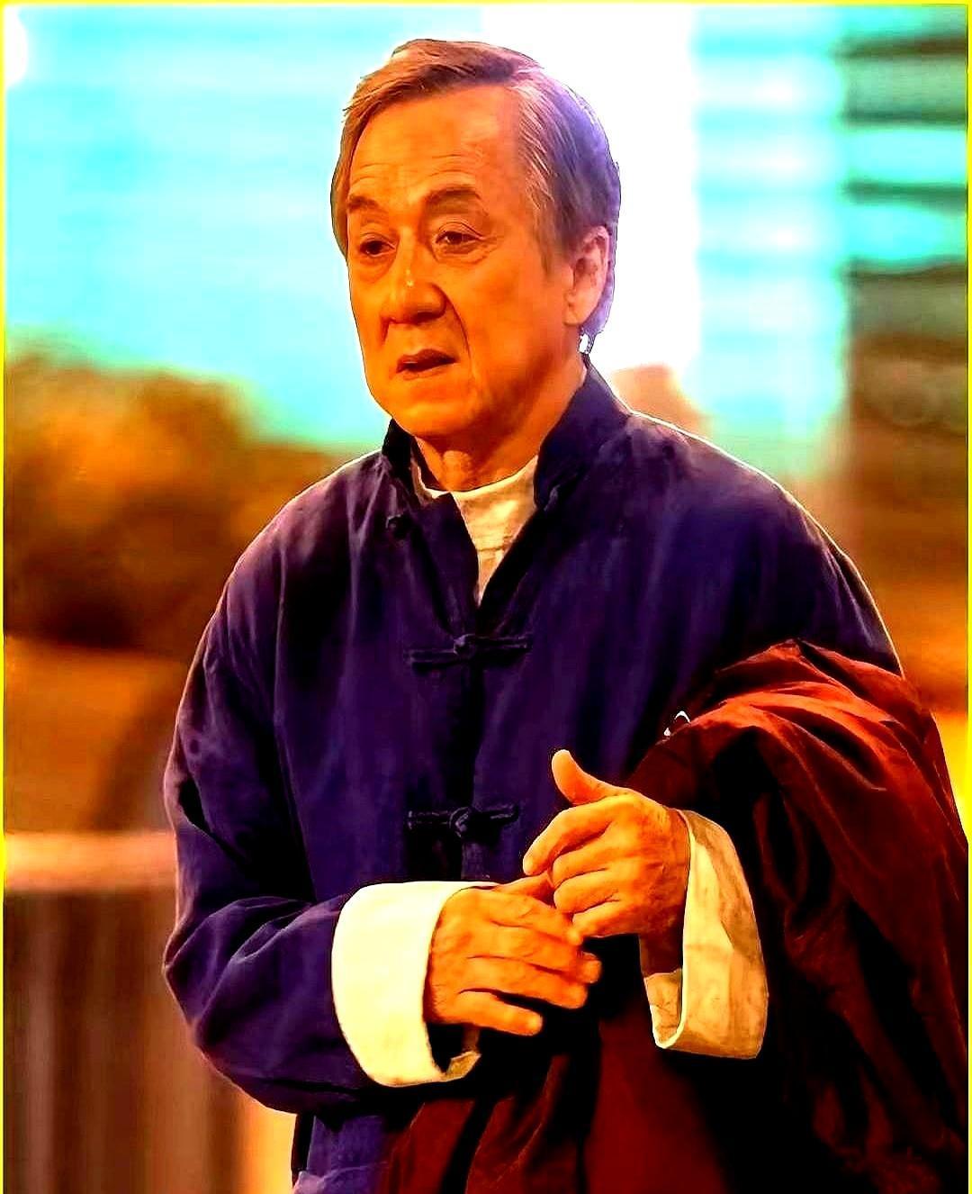 几十亿身家，竟治不好一个多动的大脑？
 
你以为的成龙，是那个飞檐走壁的功夫之王