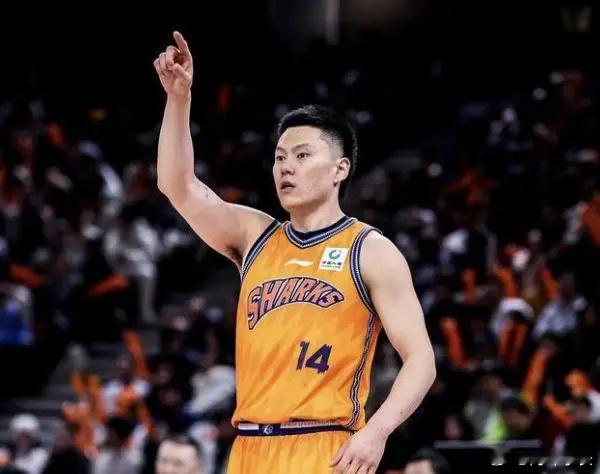 记者谈CBA季后赛半决赛上海队获赛点CBA季后赛半决赛的比赛继续进行，在上半区的