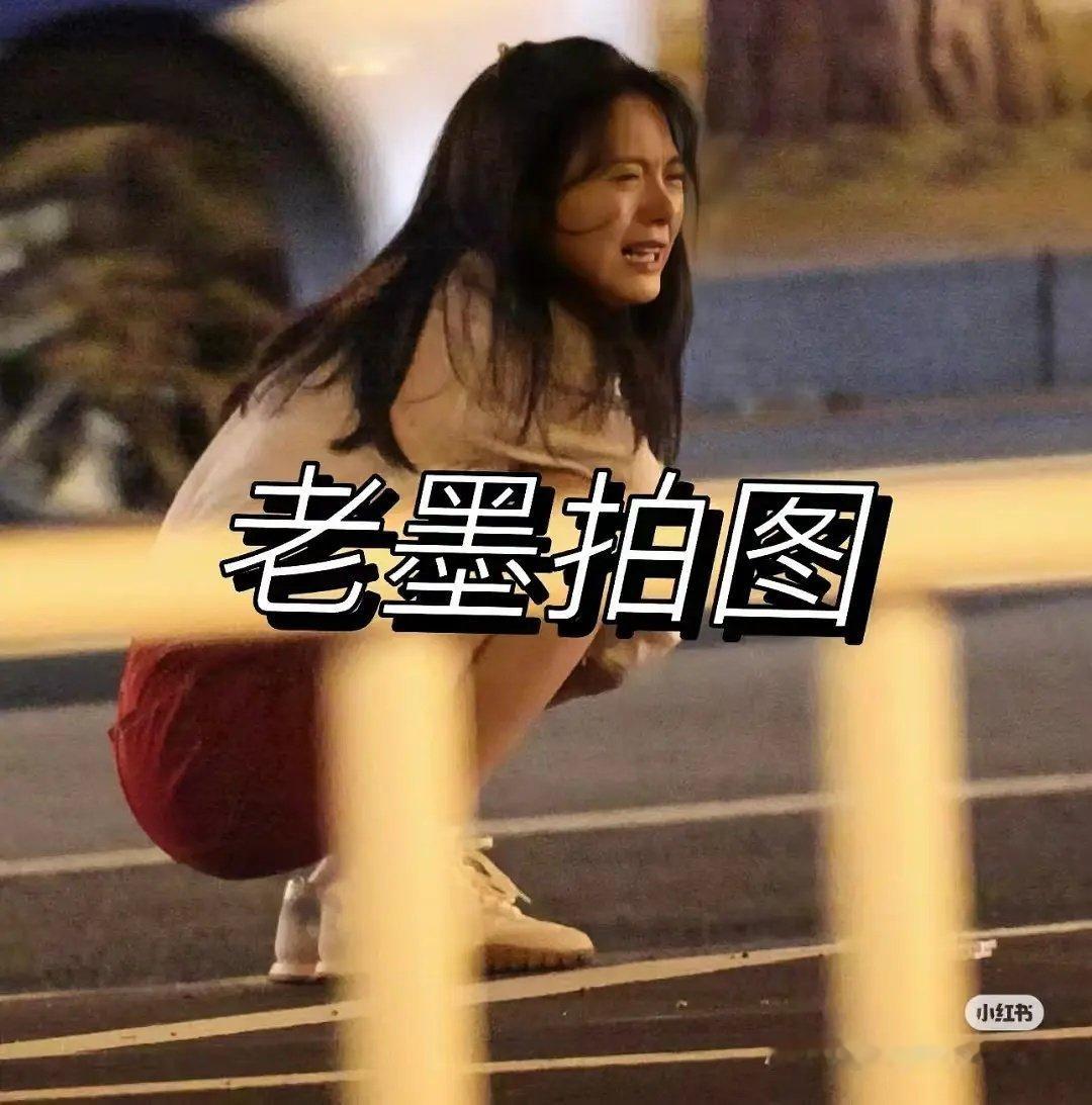 赵今麦街头哭泣 演技炸裂 ​​​