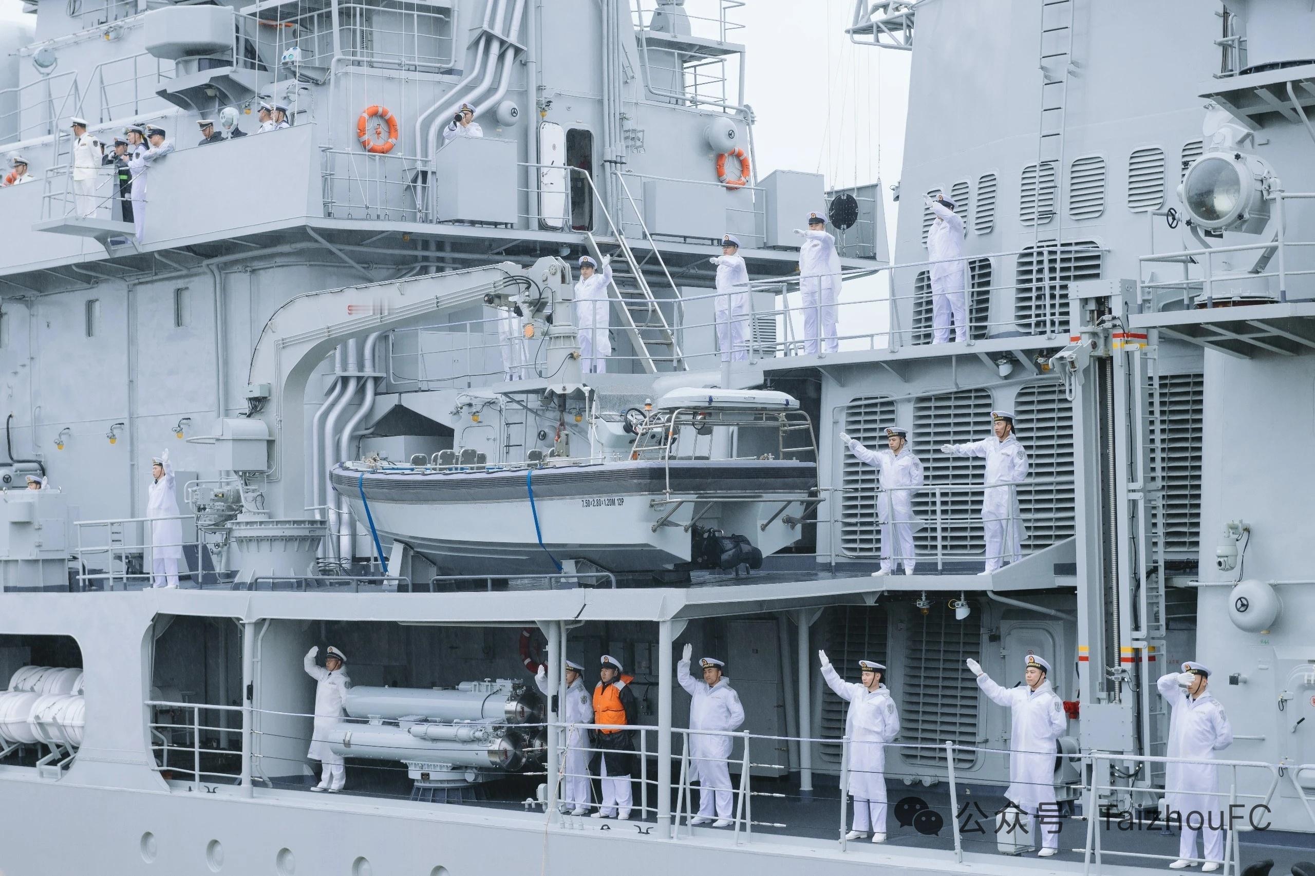 泰州球迷拍的956EM泰州舰垂发照片没放，我来网页链接 烽火问鼎计划人民海军成立