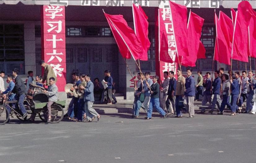 如今35岁职场门槛、考公考编热，让更多人回望2001-2018年中国经济的黄金时