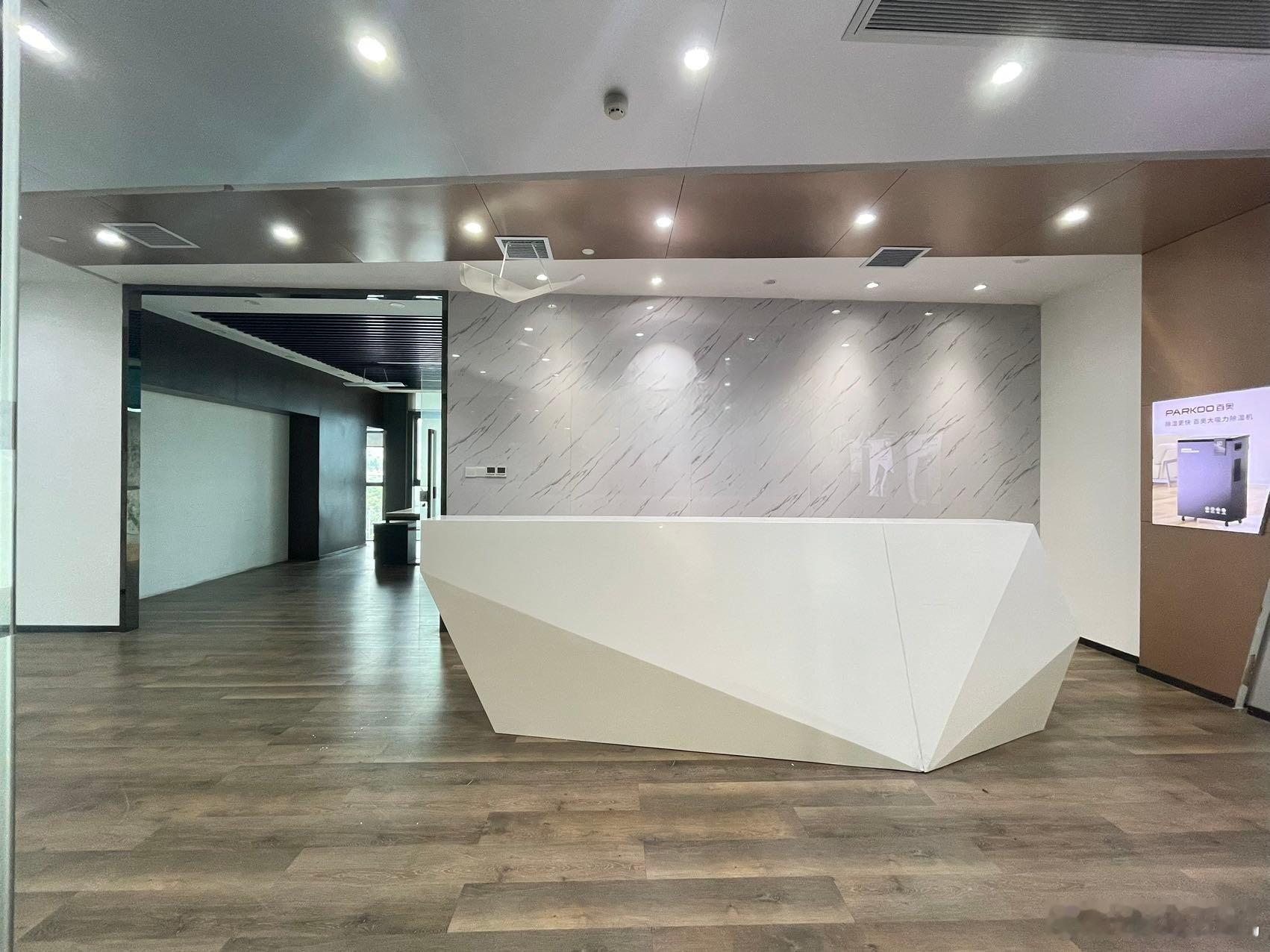 代友转发：和平精英 番禺南村万博5A级办公室中铁诺德GBD黄金地段离地铁口三百米