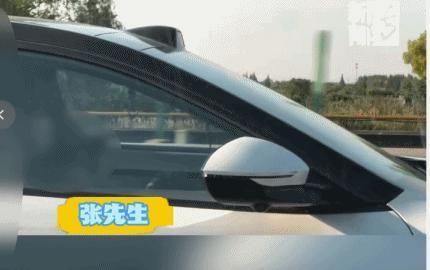 五一假期，男子在开车高速返程途中，无意间朝旁边车道瞟了一眼，整个人瞬间愣住了。隔