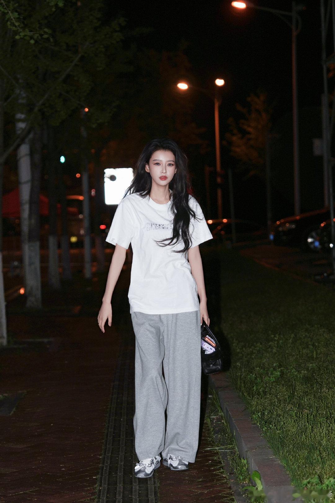 孙怡说自己5g冲浪 被孙怡笑到了，大方承认自己5g冲浪，上网时间没白费！ 