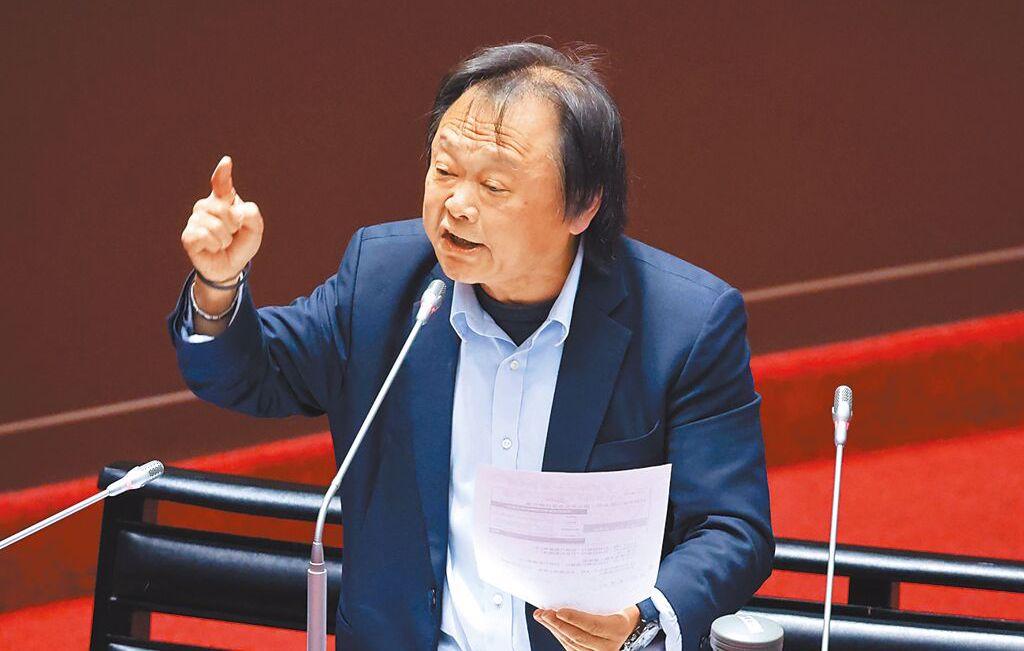 王世坚《没出息》神曲压过蓝党魁选举?  王世坚过往在质询时的那些经典金句，以及他