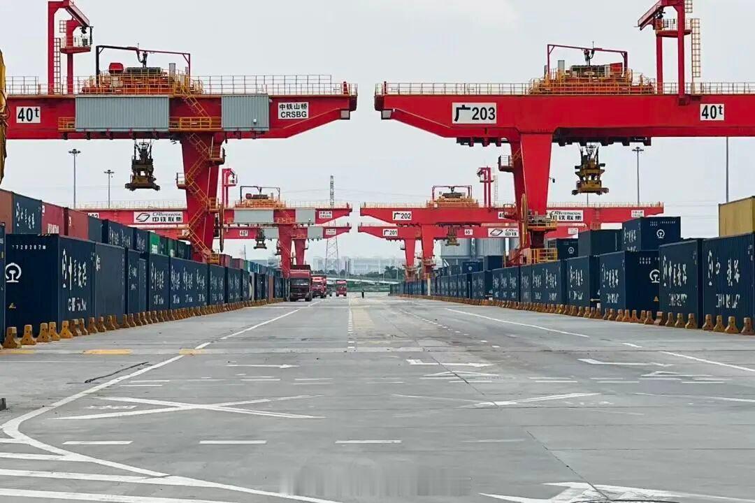 国铁头条【广州铁水联运区域工作组正式成立】共建铁水新联盟，同筑联运新平台。5月2