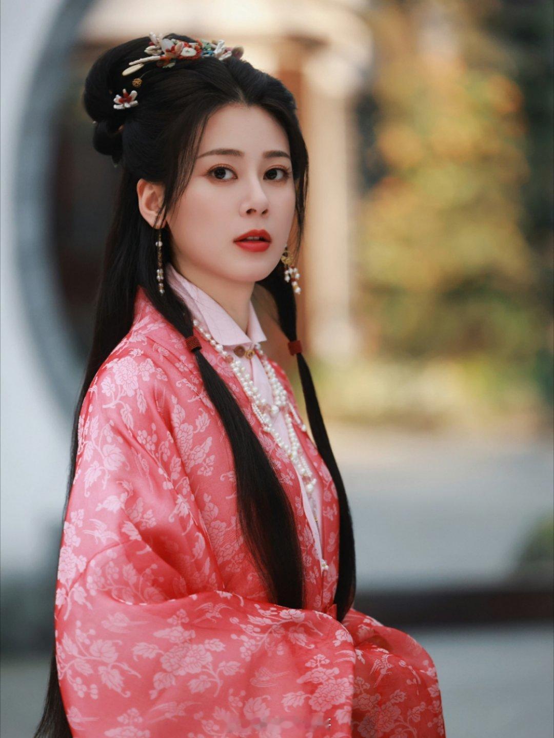 何不同舟渡男二：尹浩宇女二：赵昭仪 