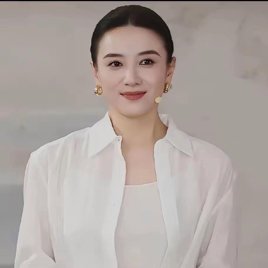 太意外了！手握金鸡影后、白玉兰视后的宋佳，居然很久没戏拍。
 
在访谈里她坦言，