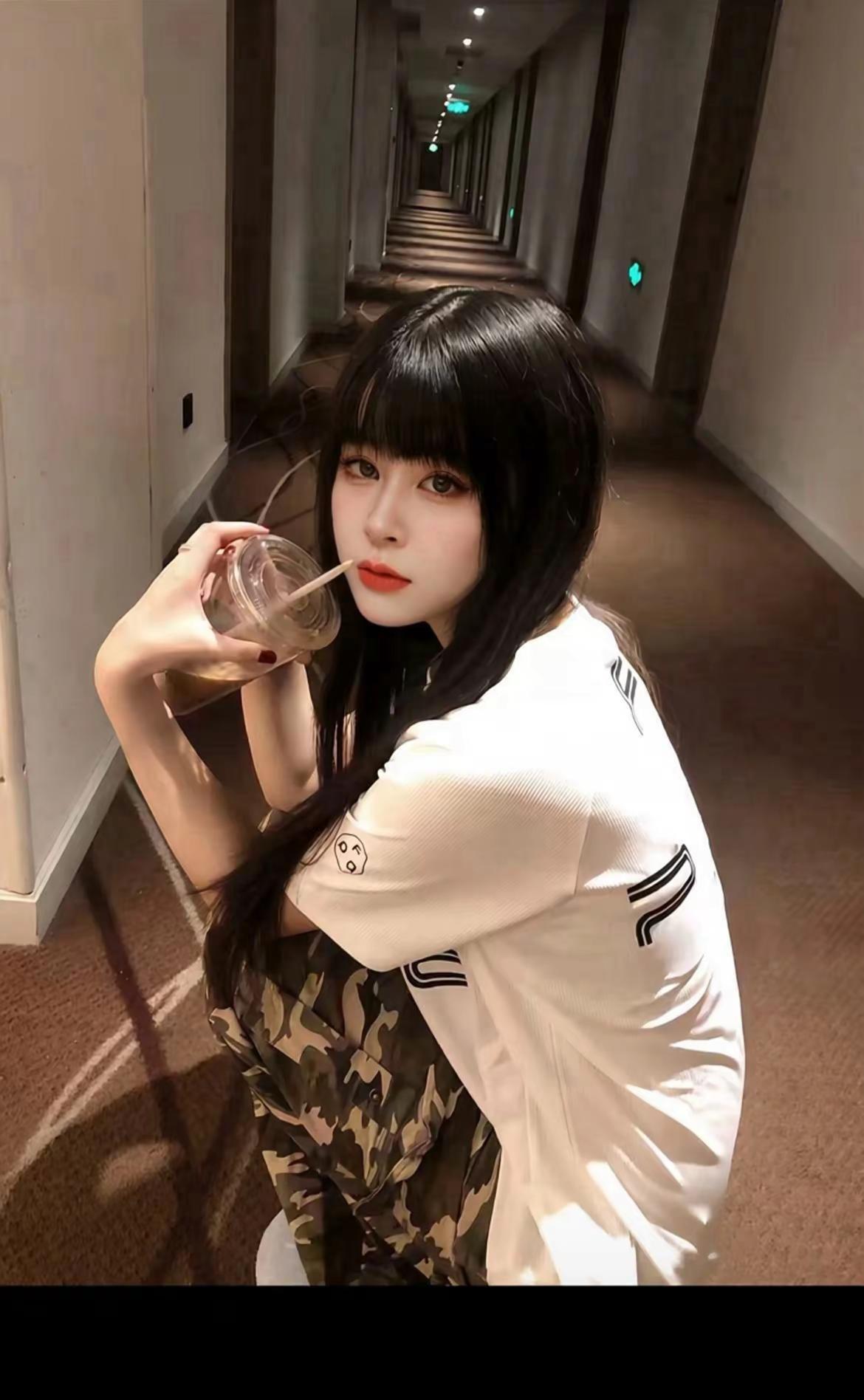 广州，好久不见😶‍🌫️。广州 白云区 百信广场 酒店走廊