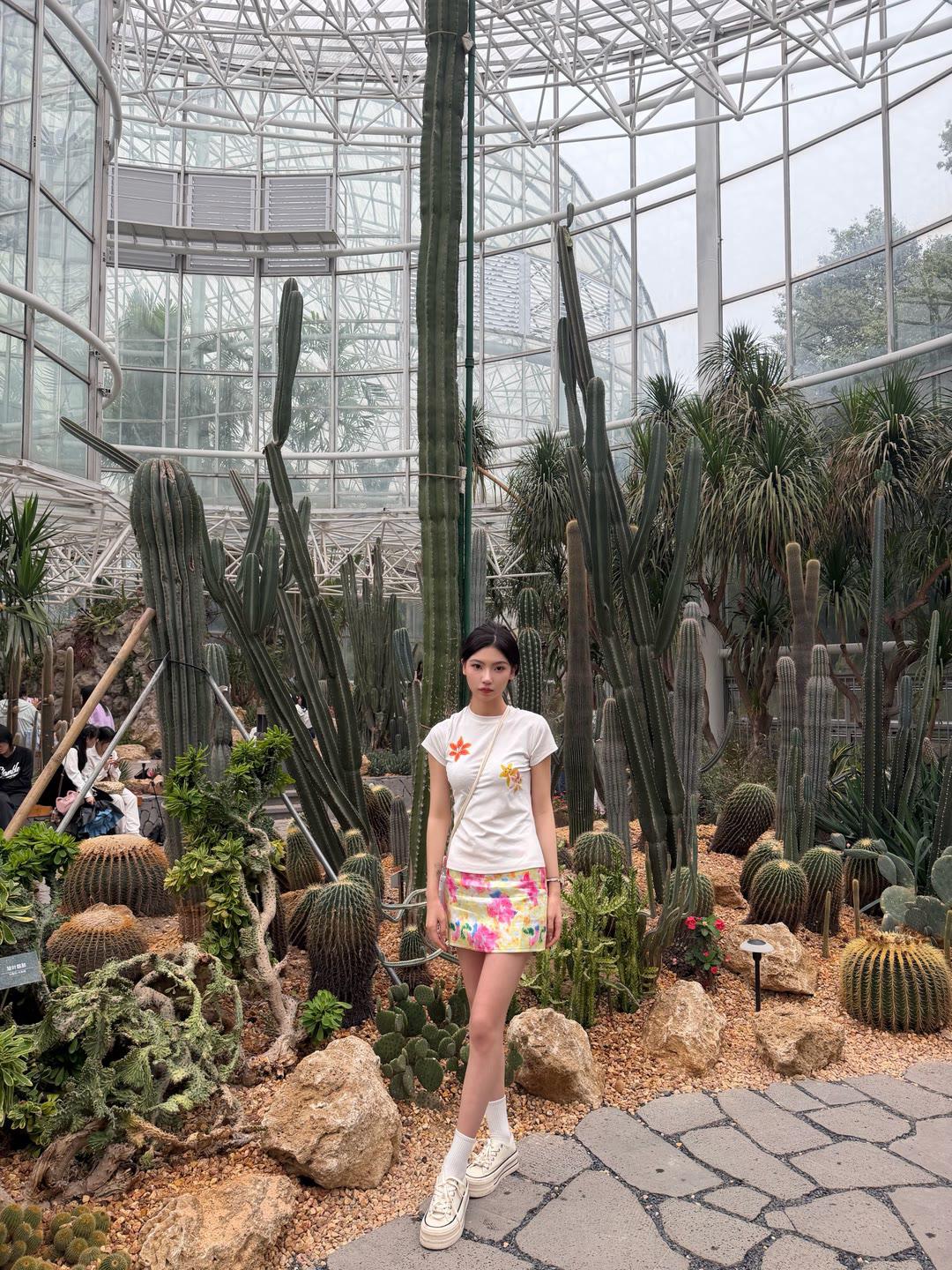 分享美女穿搭服饰