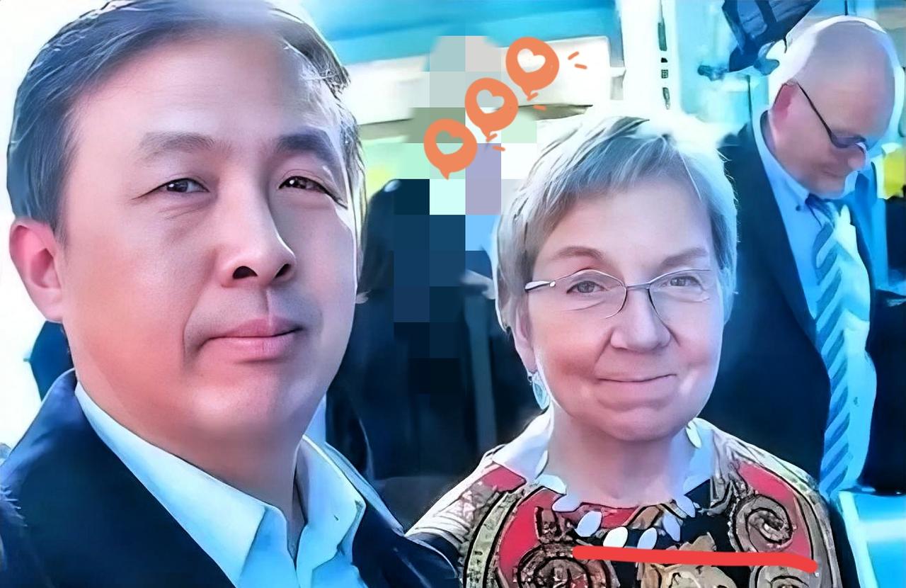 当年那句低头认怂才能保命的言论，如今再听只觉得荒唐又可笑。曾经美方施压时，不少人