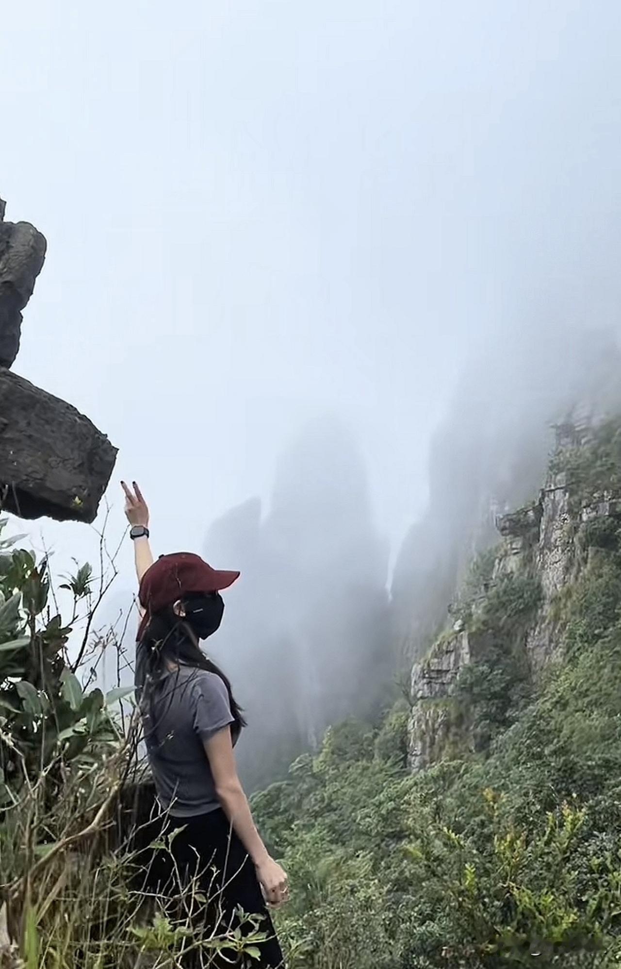 人生真相：认真生活，但不当真“自我”：

其实，人生就是一部《西游记》，“取经”