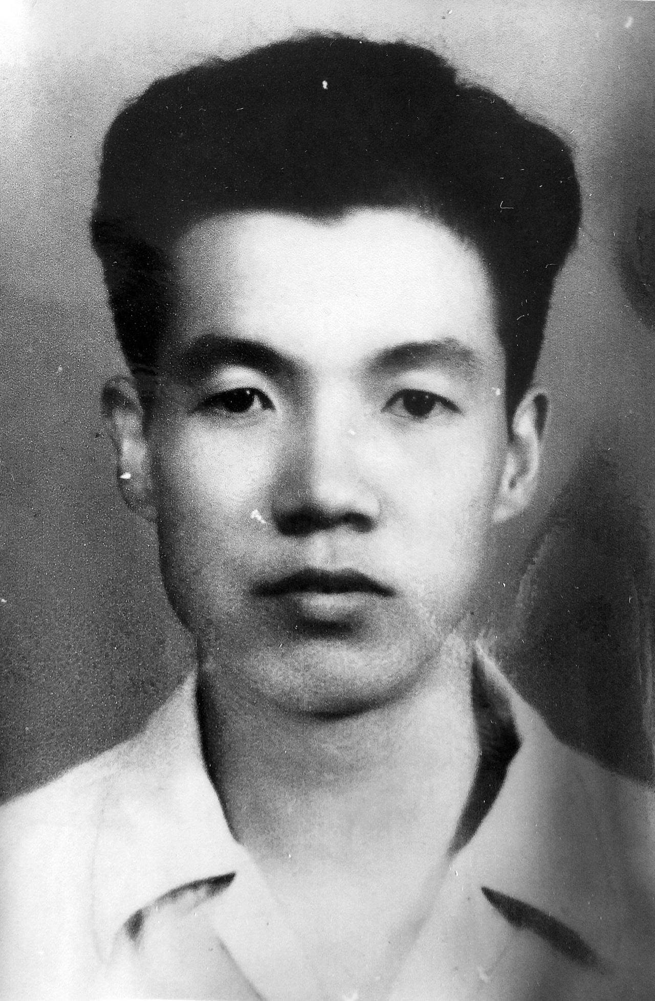 被时代记住的诗者！作家李冰：以诗立心，以文记录岁月山河
 
李冰（1925.9.