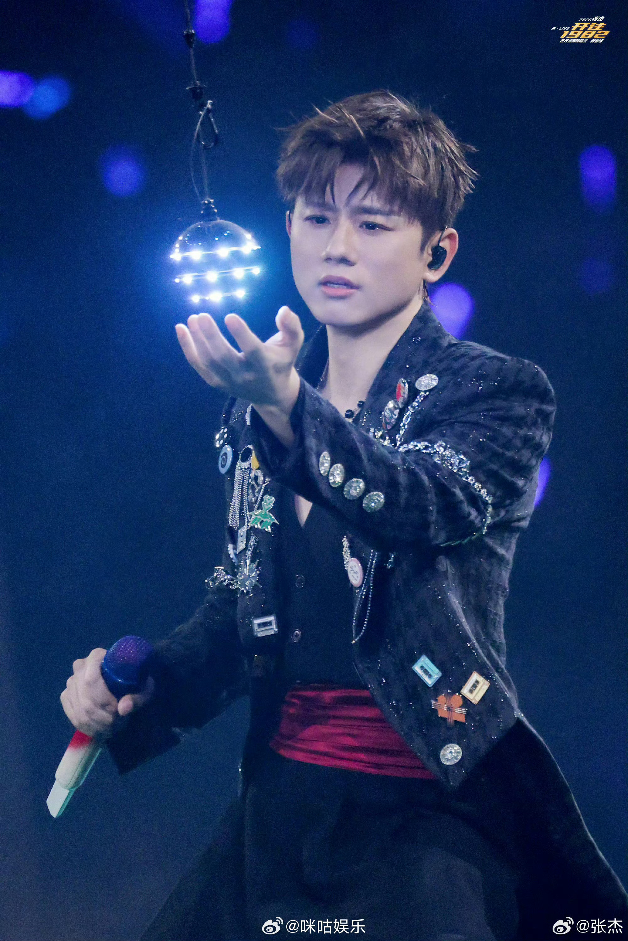 张杰鸟巢连开16场创华语歌坛纪录要不说还得是张杰啊呢，鸟巢连开16场这个记录直接