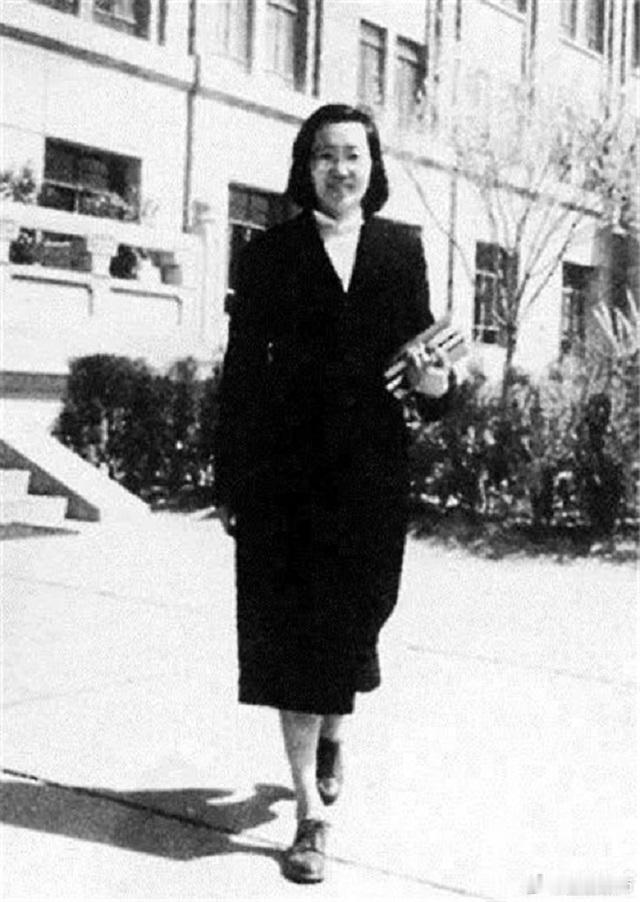 如果您刷到了，请您停留3秒钟，向王承书：隐于时代的女先生致敬！随手点赞！献上一朵