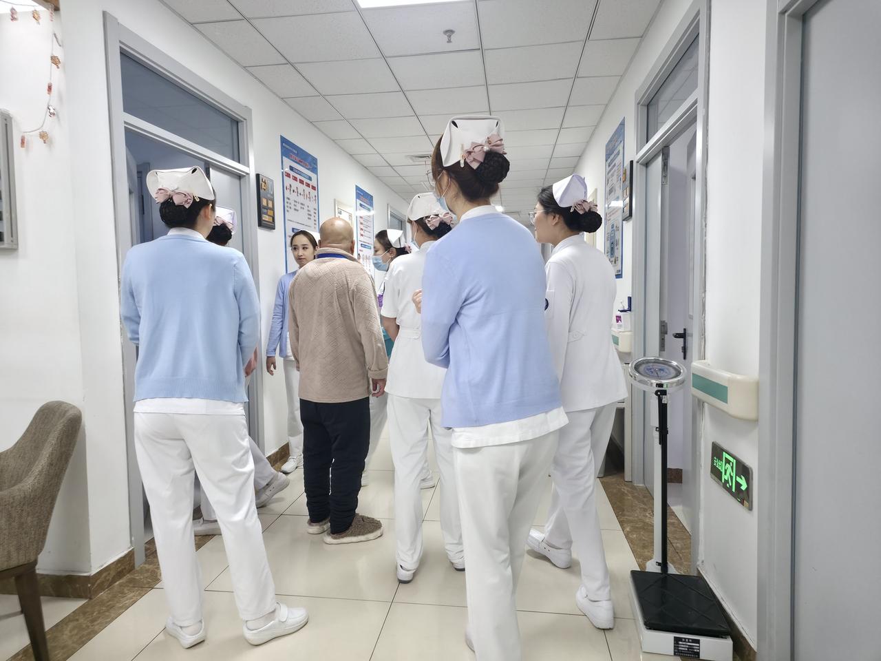 分享一下你随手拍下的照片忙碌的哈医科大学附属第四医院松北院区内分泌科的护士天使们