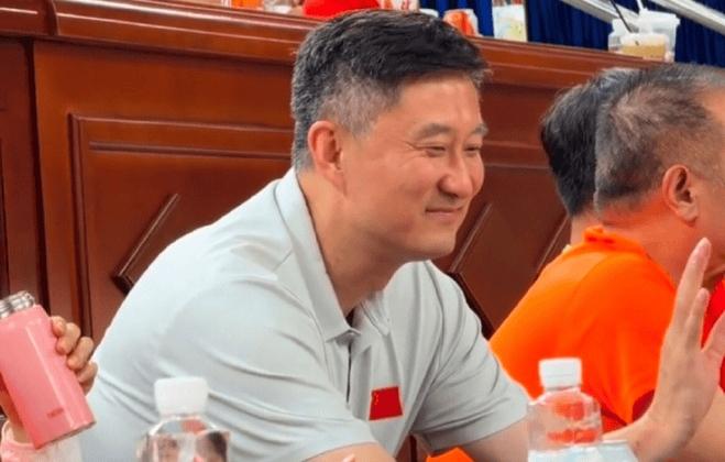 竟然有人盼着杜锋离开广东队？你知道杜锋真要再就业会有多香吗？
先不说别的，就中国