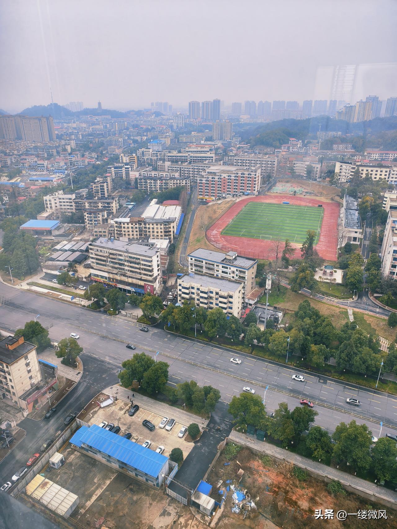 今天去把保险退了，亏了3500元，暖心安慰，这应该叫及时止损。
2020年，在朋