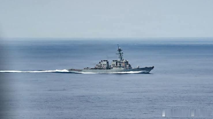 美军将组建特遣队和航母赴中东USS Benfold上個月24日在南海航行時，發生