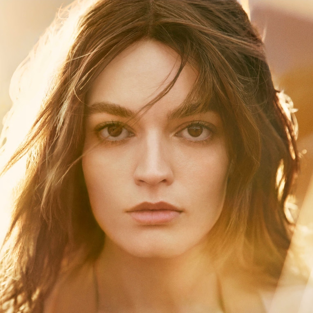 Emma Mackey for Burberry Goddess Eau de 