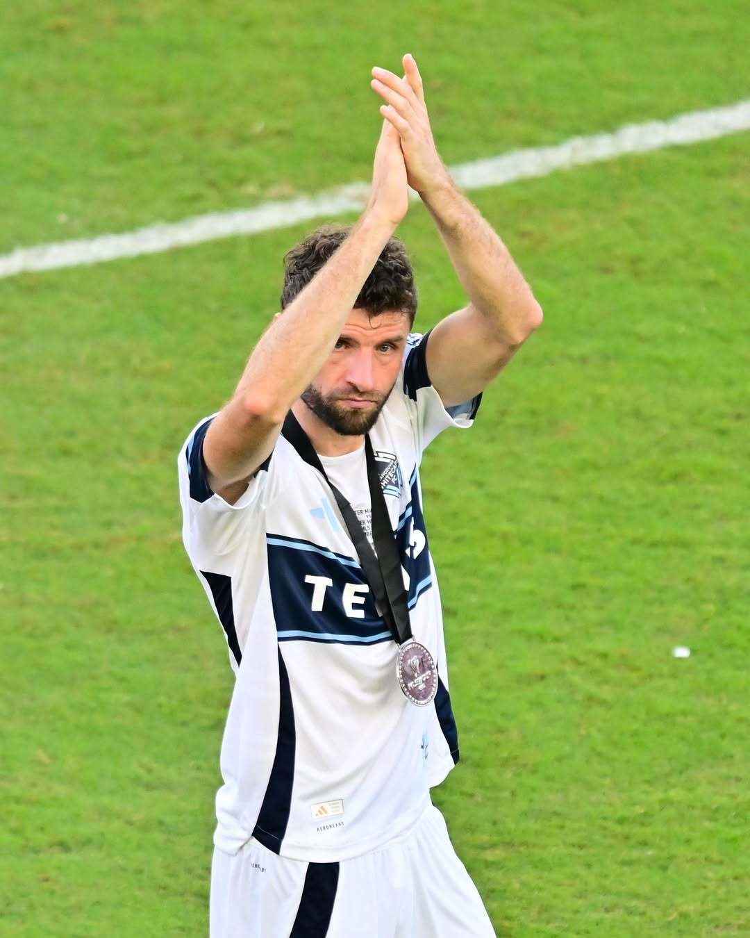 尊重🤝迈阿密国际首夺总冠军